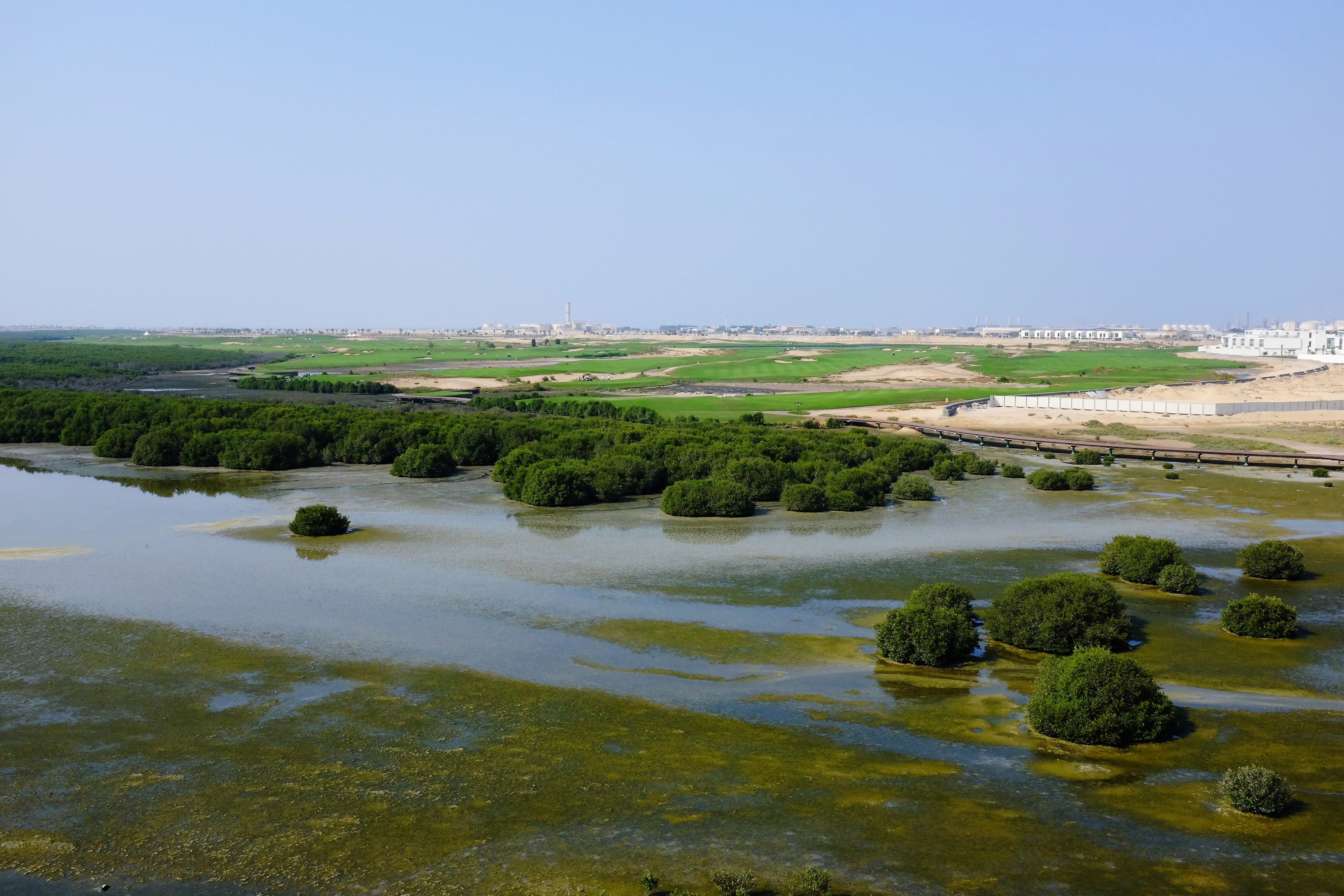 Weekenduae Thanani Al Zhora Golf Club