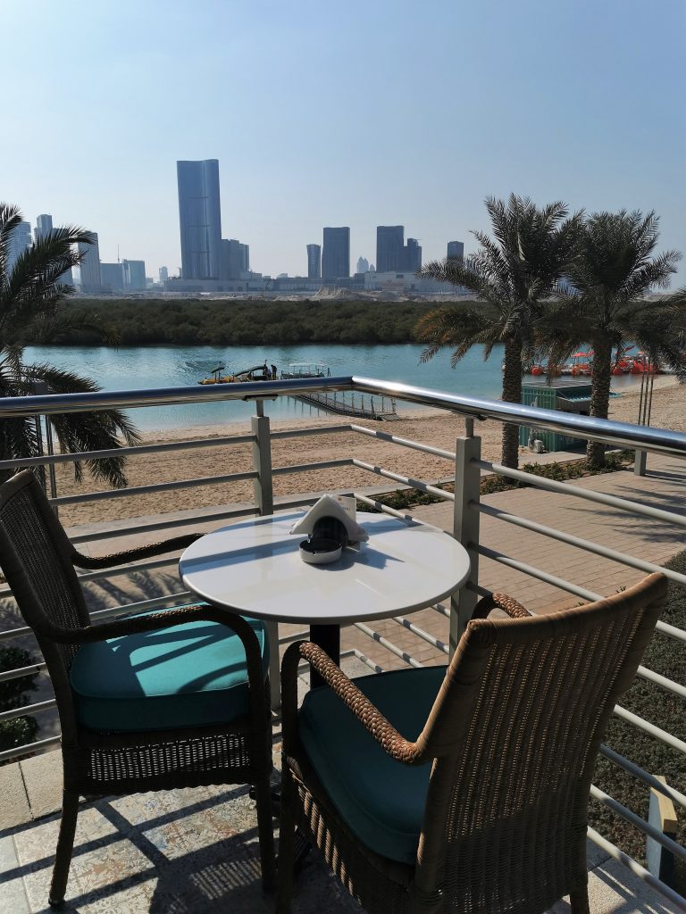 weekenduae Santorini Cafe Abu Dhabi Reem Island